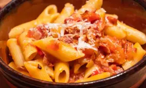 Sos do penne: Jak zrobić idealny? Sprawdzone przepisy!