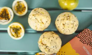 Jak zrobić sorbet? Pyszne, domowe lody z marakui, gotowe do podania.
